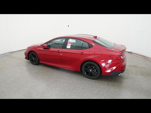 Used 2026 Toyota Camry SE FWD image 5