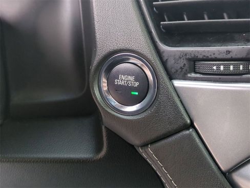 Certified 2019 Chevrolet Suburban LT w/ Luxury Package image 15