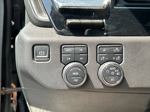 Used 2024 Chevrolet Silverado 1500 High Country w/ Technology Package AWD/4WD image 21