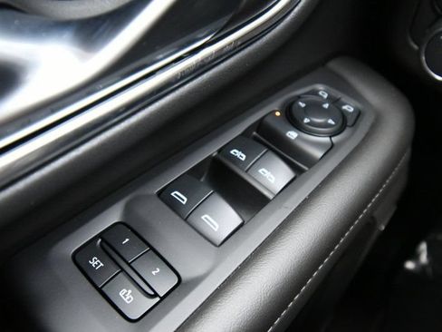 Used 2024 Chevrolet Suburban LT AWD/4WD image 21