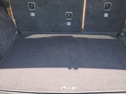 Used 2024 Jeep Grand Cherokee Summit AWD/4WD image 33
