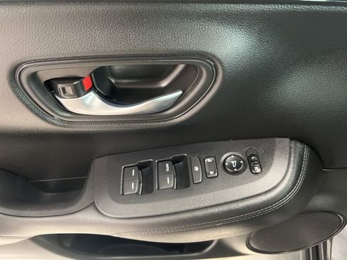 Used 2024 Honda HR-V LX image 19