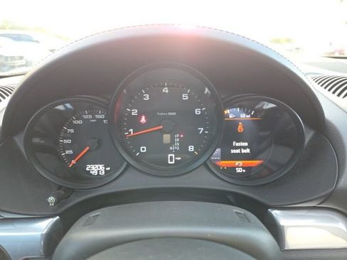 Used 2019 Porsche 718 Boxster image 15