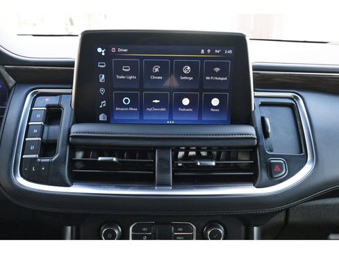 Used 2024 Chevrolet Suburban LT w/ Luxury Package image 23