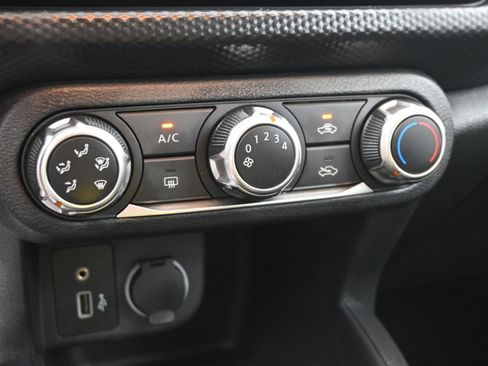 Used 2024 Nissan Kicks S image 29