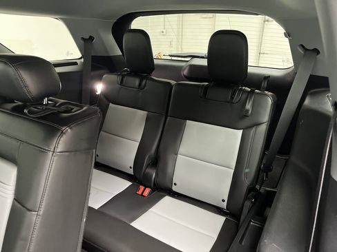 Used 2023 Ford Explorer XLT w/ Equipment Group 202A image 14