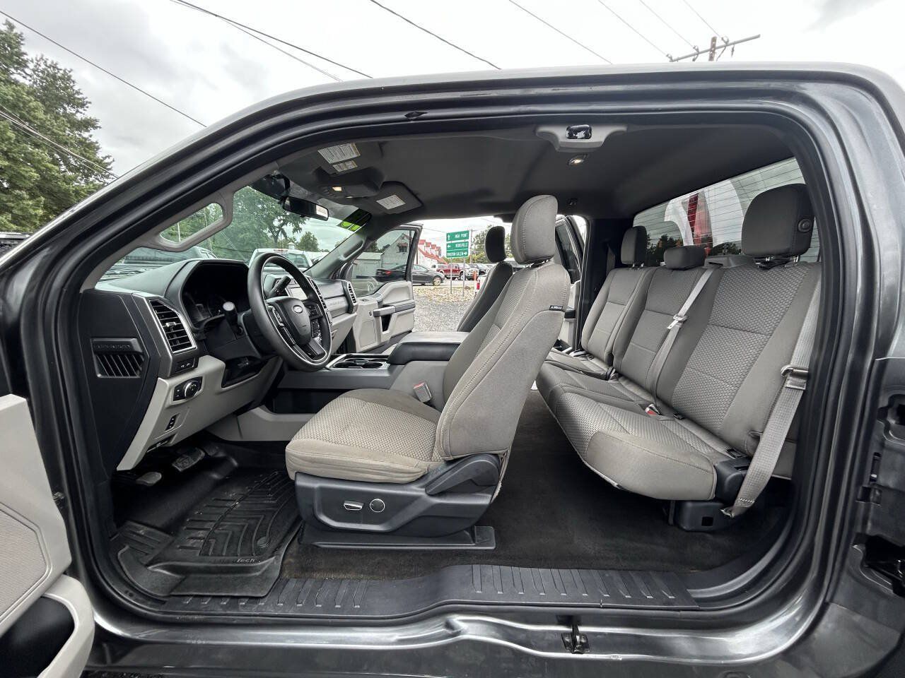 Used 2018 Ford F250 XLT w/ XLT Premium Package AWD/4WD image 16