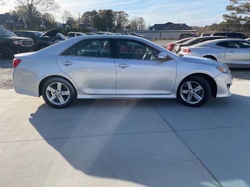 Used 2014 Toyota Camry SE w/ Fleet Convenience Package FWD image 7