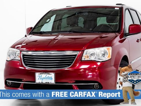 Used 2014 Chrysler Town & Country Touring FWD image 2
