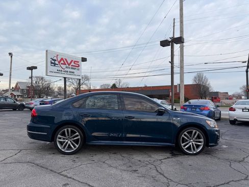 Used 2018 Volkswagen Passat 2.0T S image 2