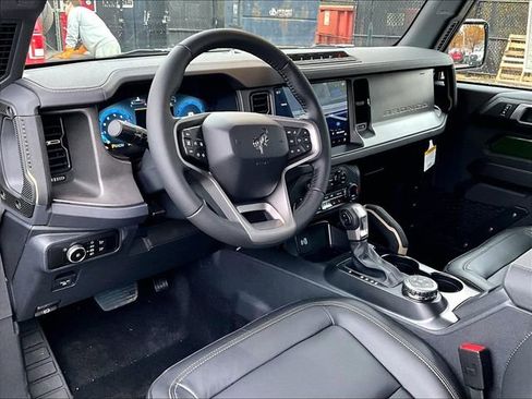 New 2025 Ford Bronco Badlands image 7