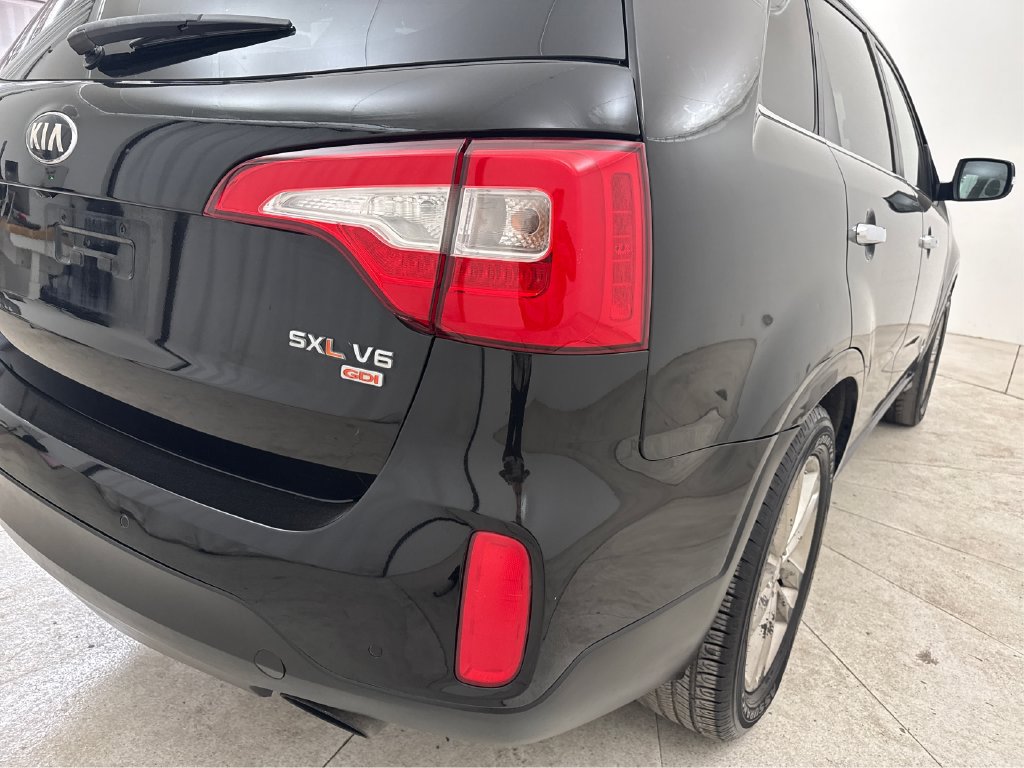 Used 2014 Kia Sorento SX w/ 3rd Row Package AWD/4WD image 23