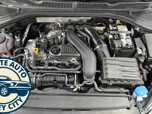 Used 2025 Volkswagen Jetta SE image 30