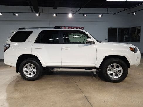 Used 2021 Toyota 4Runner SR5 Premium w/ Moonroof Package image 8