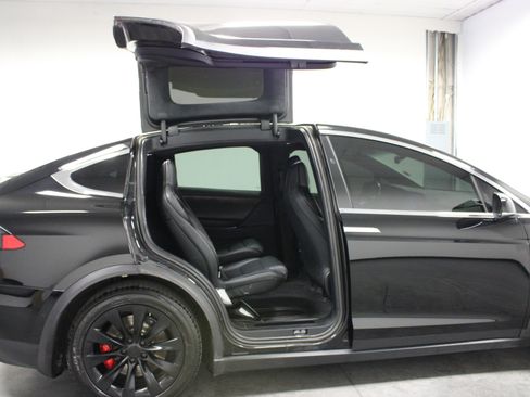 Used 2019 Tesla Model X Performance AWD/4WD image 18