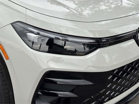 New 2026 Volkswagen Tiguan SE R-Line image 29