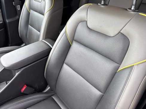 Used 2025 Chevrolet Trax ACTIV w/ Sunroof Package FWD image 11