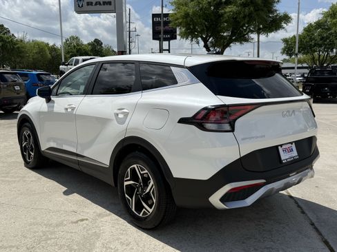 Used 2024 Kia Sportage LX image 7