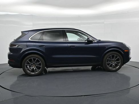 Certified 2024 Porsche Cayenne AWD/4WD image 8