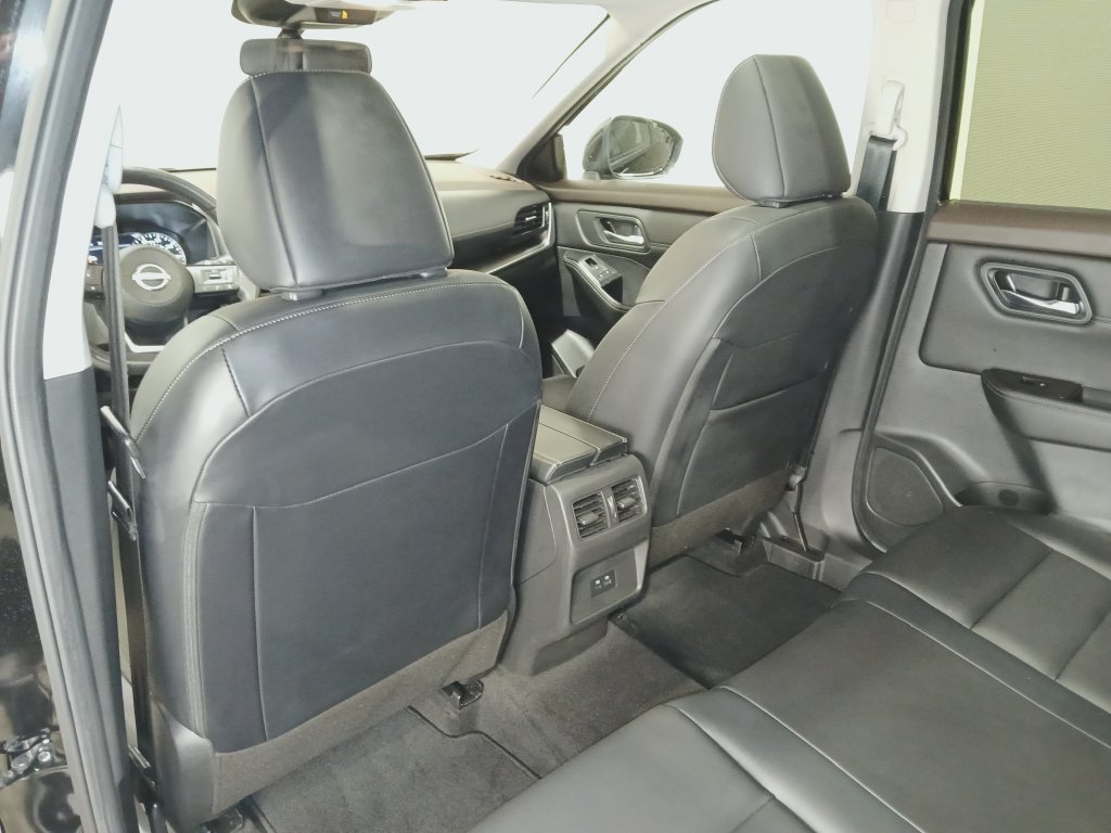 Used 2023 Nissan Rogue SV w/ SV Premium B Package AWD/4WD image 15