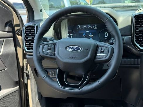 New 2026 Ford Ranger Lariat w/ Black Appearance Package AWD/4WD image 8