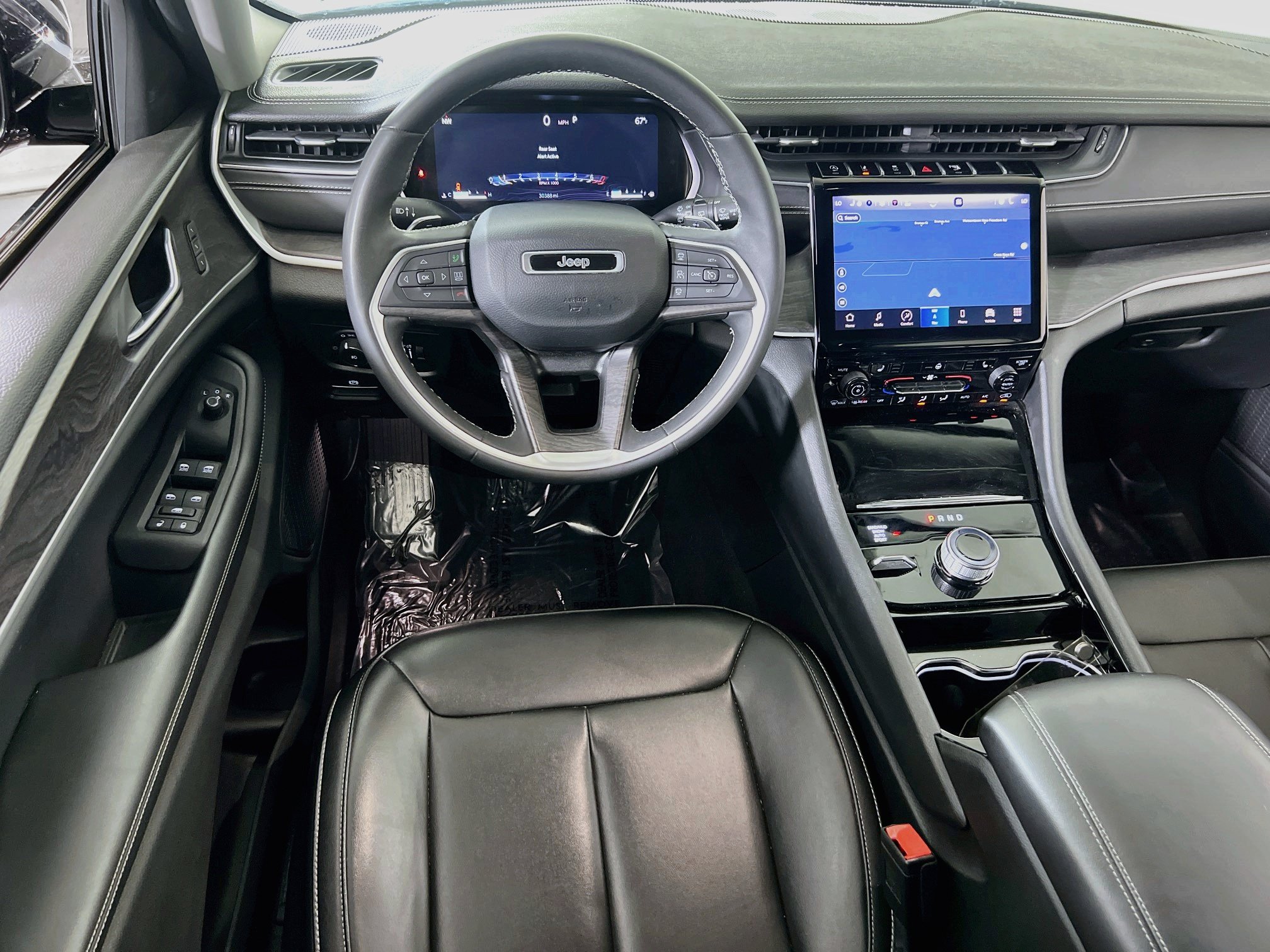 Used 2023 Jeep Grand Cherokee Limited AWD/4WD image 22