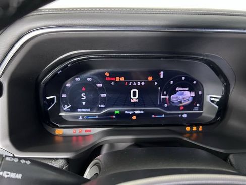 Used 2023 GMC Yukon Denali AWD/4WD image 11