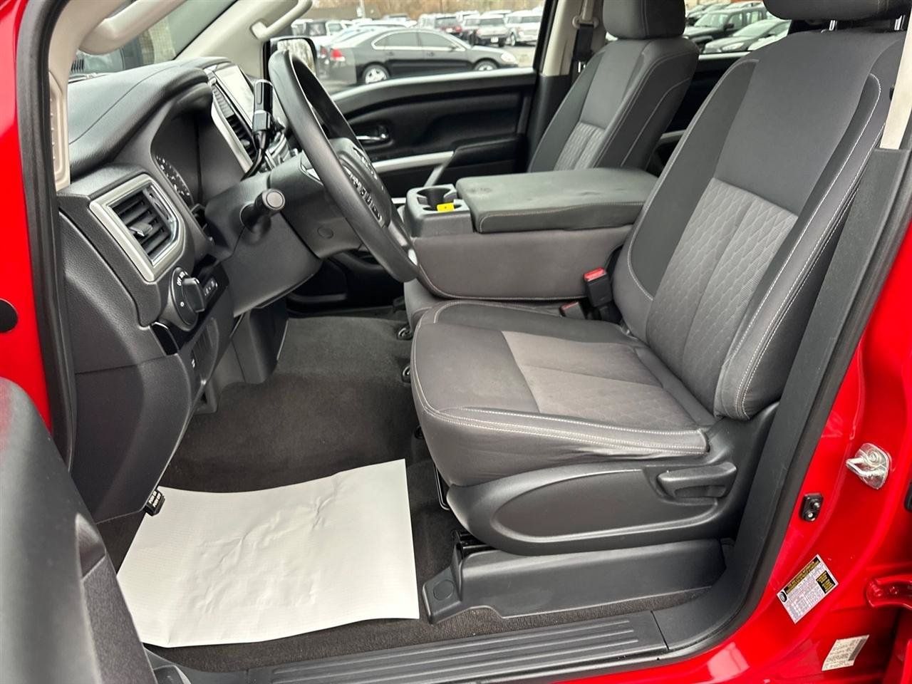Used 2021 Nissan Titan SV RWD image 16
