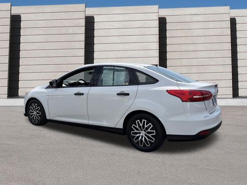 Used 2016 Ford Focus S FWD image 3