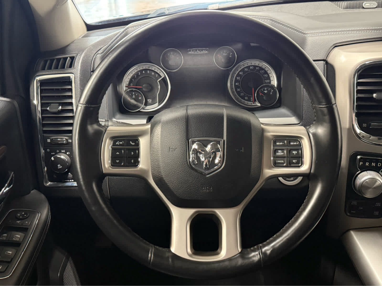 Used 2016 RAM 1500 Laramie w/ Convenience Group AWD/4WD image 18