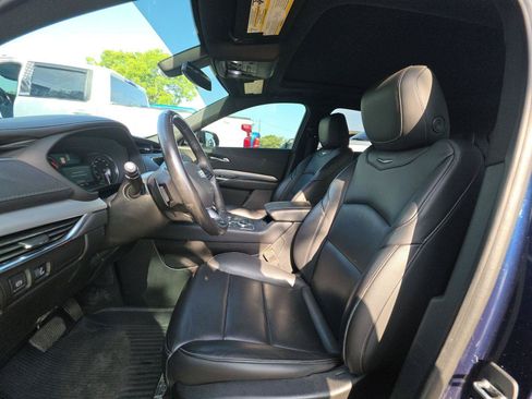Used 2019 Cadillac XT4 Premium Luxury w/ Cold Weather Package AWD/4WD image 4