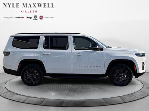 New 2026 Jeep Grand Wagoneer Limited AWD/4WD image 17