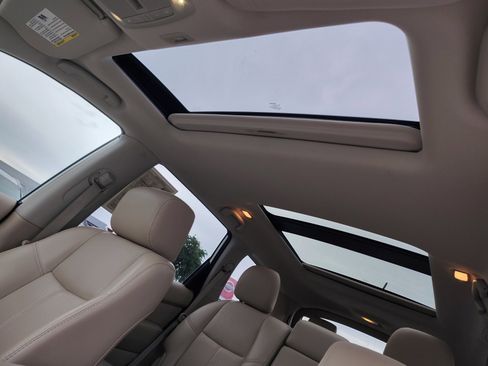 Used 2018 Nissan Pathfinder Platinum FWD image 3