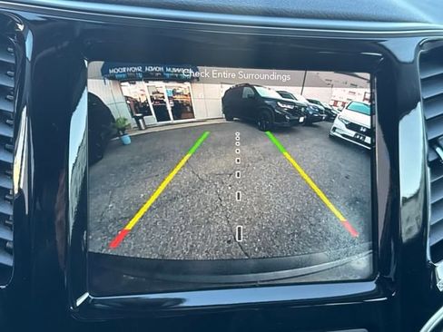 Used 2019 Jeep Cherokee Limited image 10