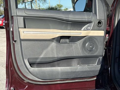 Used 2024 Ford Expedition Max Limited image 20