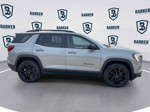 Used 2025 GMC Terrain Elevation w/ Black Edition AWD/4WD image 10