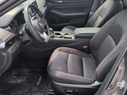 Used 2024 Nissan Altima 2.5 SV FWD image 21
