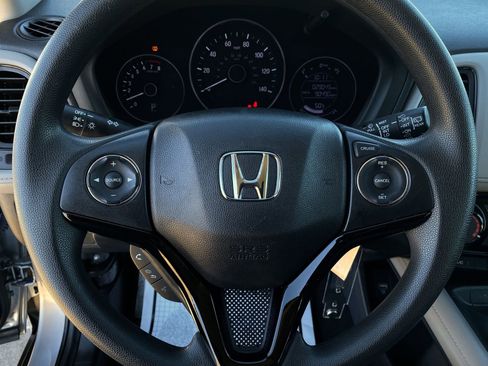 Used 2021 Honda HR-V LX image 23