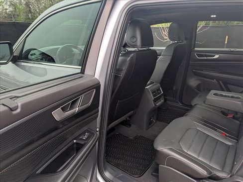 Used 2024 Volkswagen Atlas Cross Sport SEL R-Line image 25
