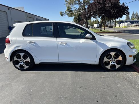 Used 2012 Volkswagen Golf 4-Door FWD image 12