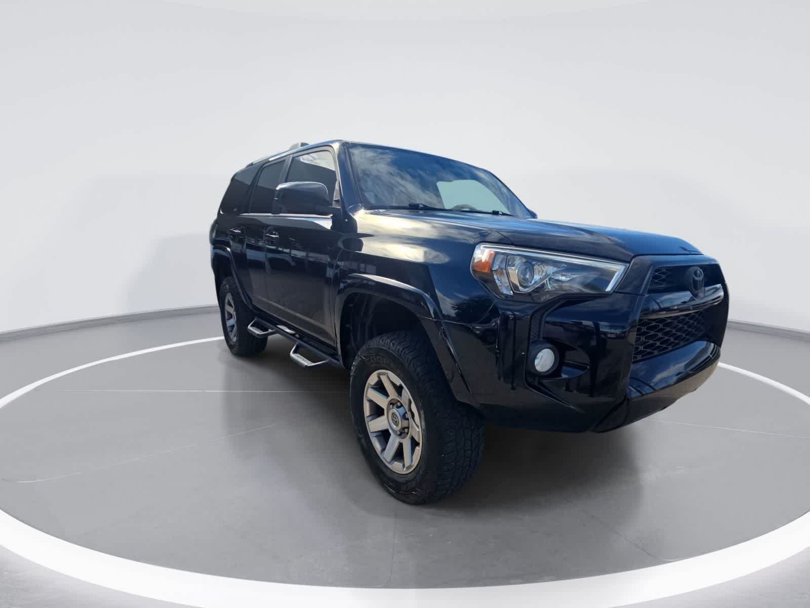 Used 2019 Toyota 4Runner SR5 AWD/4WD image 2