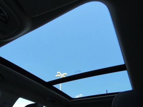 Used 2018 Jeep Compass Latitude w/ Popular Equipment Group image 7