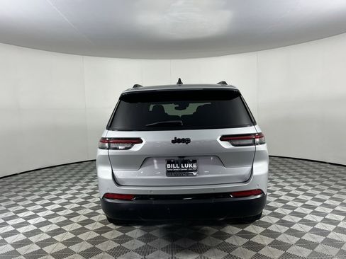 Certified 2023 Jeep Grand Cherokee L Laredo image 8