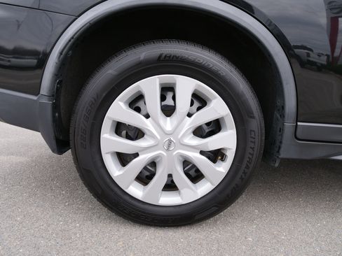 Used 2020 Nissan Rogue S image 11