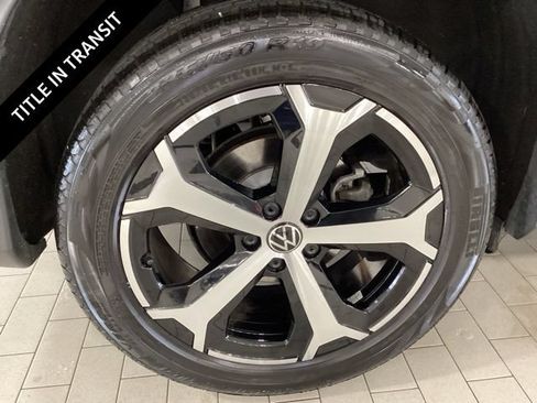 Used 2026 Volkswagen Tiguan SE AWD/4WD image 24