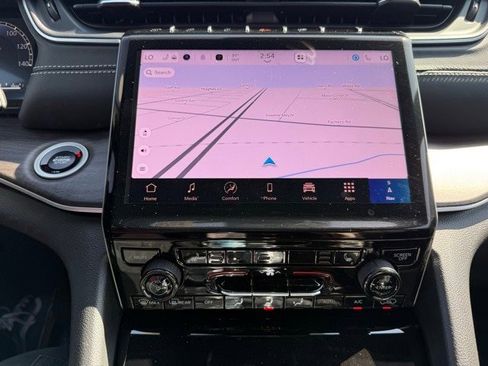 New 2025 Jeep Grand Cherokee L Limited w/ Trailer Tow Package image 18