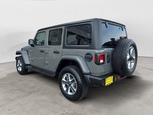 Used 2022 Jeep Wrangler Unlimited Sahara image 3