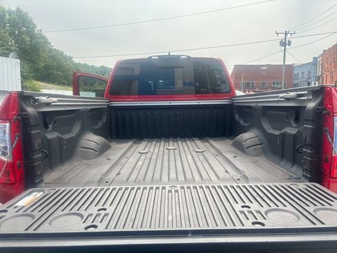 Used 2023 Nissan Titan SV w/ SV Convenience Package AWD/4WD image 21