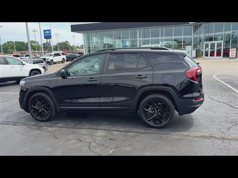 Certified 2023 GMC Terrain SLE w/ Driver Convenience Package FWD image 6