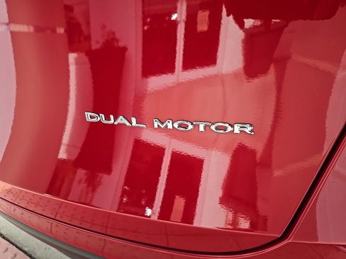 Used 2021 Tesla Model Y Long Range image 9